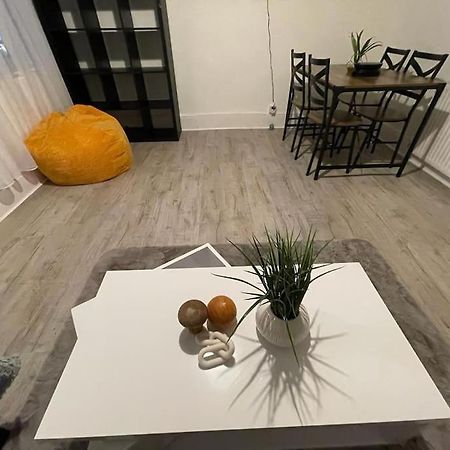 Comfortable 2 Bedroom On Tower Bridge London Exterior foto