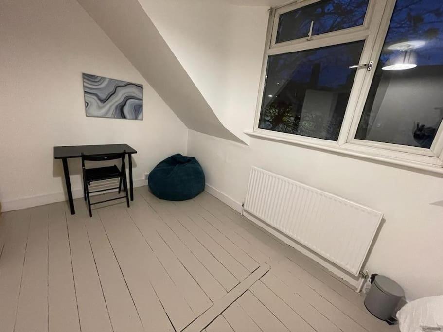 Comfortable 2 Bedroom On Tower Bridge London Exterior foto